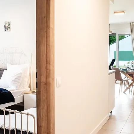 Kivalo Helyen Kuelteri Medences, Modern Apartman Siofok