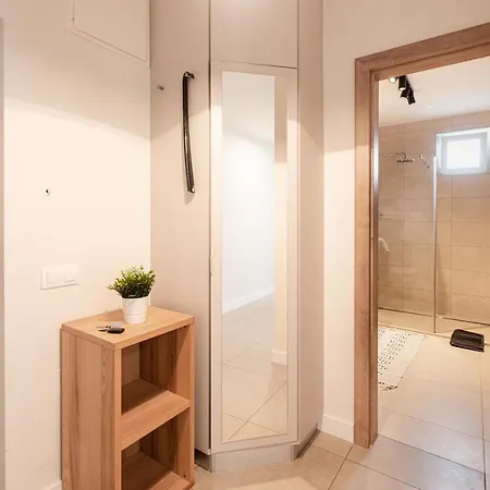 Kivalo Helyen Kuelteri Medences, Modern Apartman Siofok