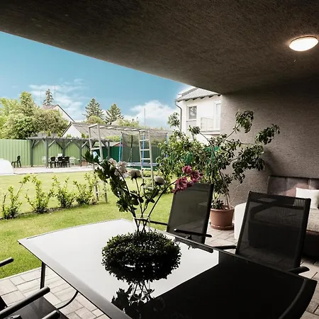 Apartment Kivalo Helyen Kuelteri Medences, Modern Apartman Siofok