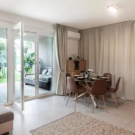 Apartment Kivalo Helyen Kuelteri Medences, Modern Apartman Siofok